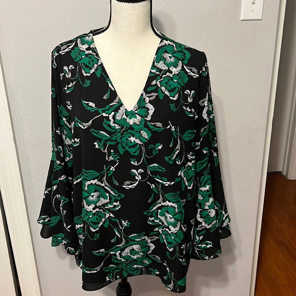 NWOT Gorgeous Alfani Blouse